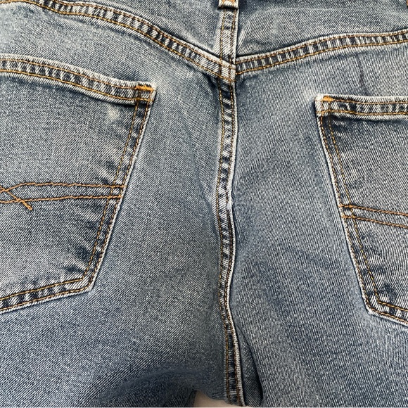 LEVI SIGNATURE GOLD MAN/WOMAN DISTRESSED GRUNGE LOOK LIGHT WASH JEANS 34/30 - Picture 8 of 10